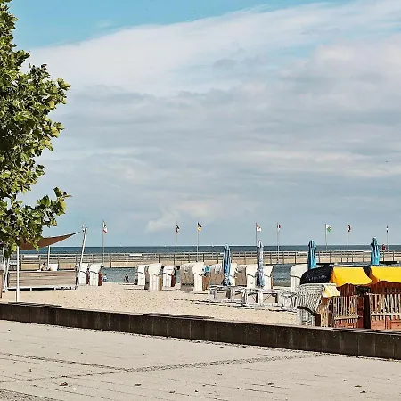 6 Person In Großenbrode