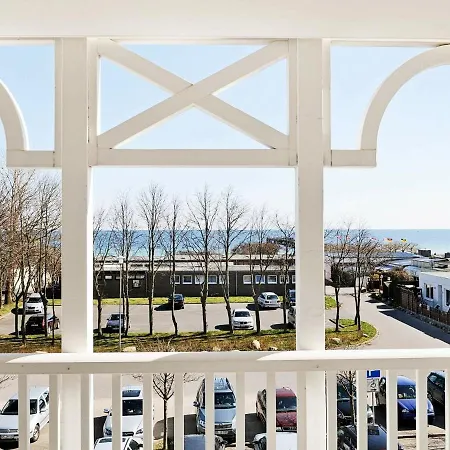 6 Person In * Großenbrode