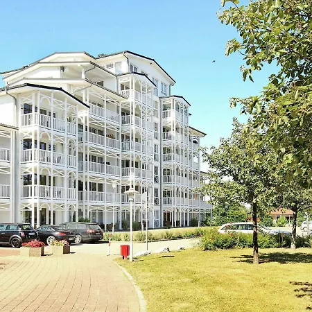 6 Person In アパート *