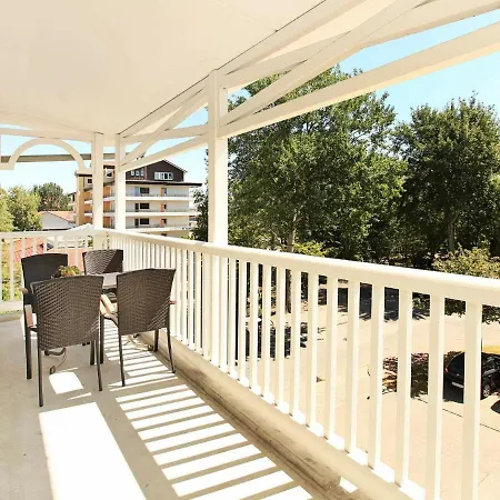 6 Person In アパート *